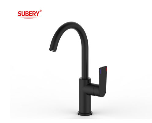 マット 黒の青銅 キッチンシンク水槽 冷たく熱く OEM シングルレバー